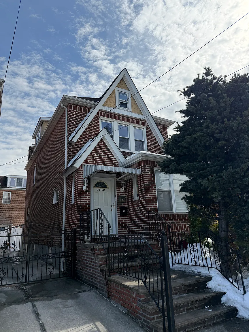 2041 149th St photo 1