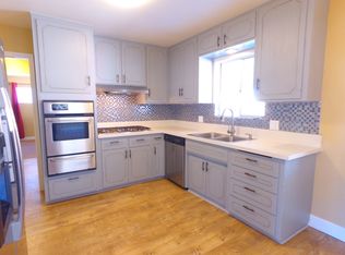 1020 E Shellie Ln, Hemet, CA 92543