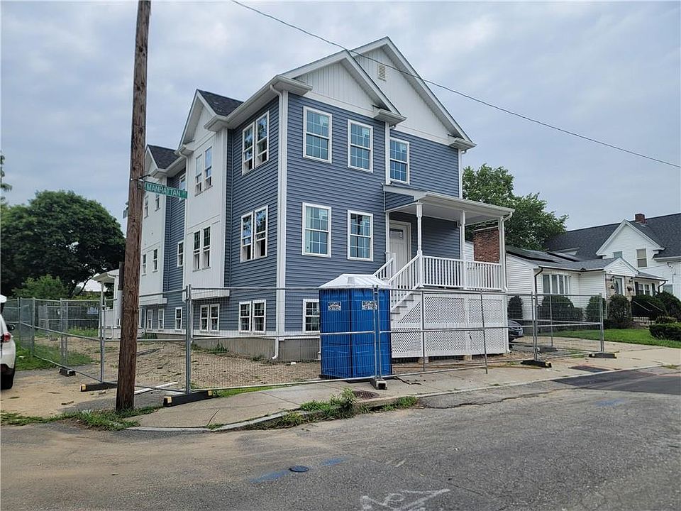 2nd image of 37 Manhattan Ave