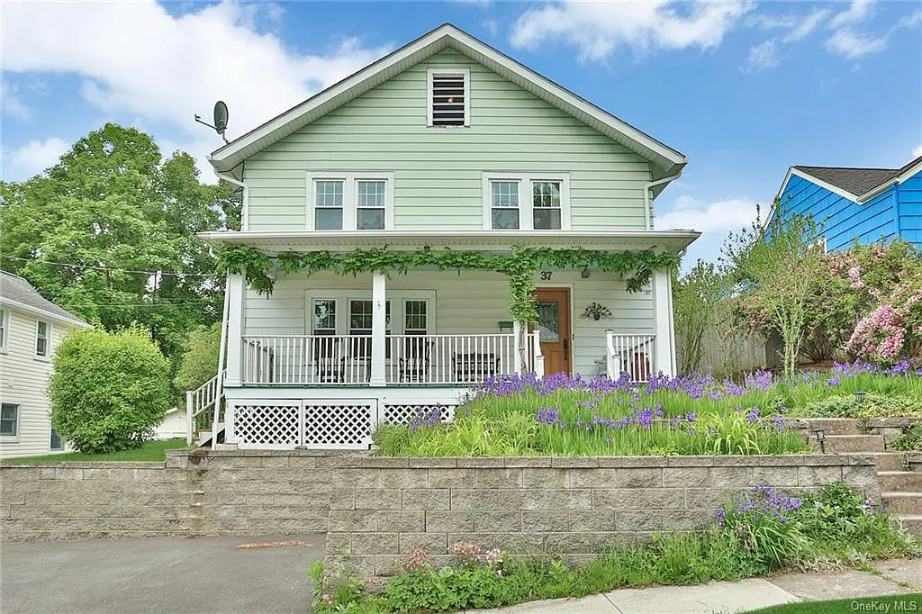 37 Palmer Ave — Photo 1