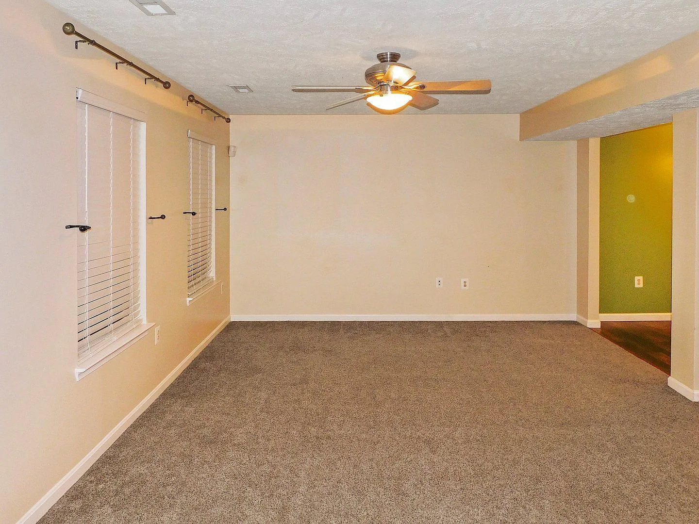 4 bed, 3.5 bath, 1560 sqft, $2,650 — Photo 4