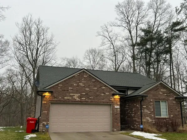 25662 Lindenwood Ln, Southfield, MI 48033