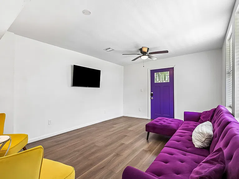 2614 Banks St — Photo 3