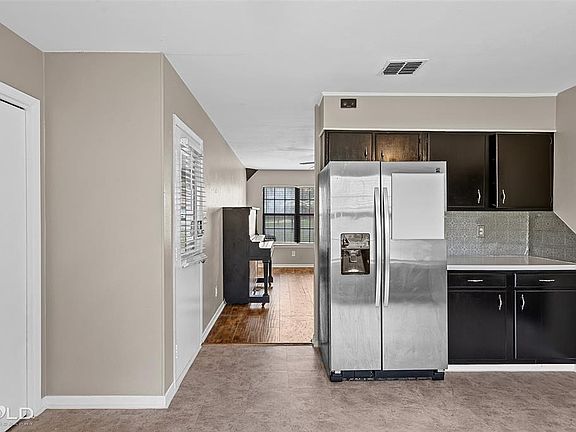 2nd image of 333 W Maple Ave