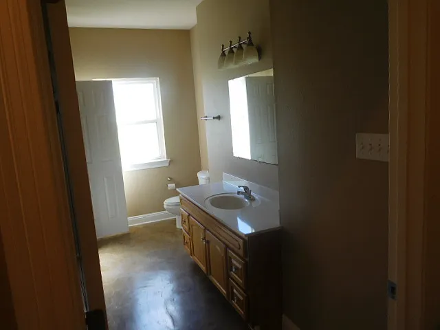 1606 Western Ave — Photo 8