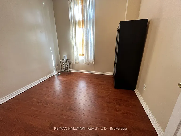 374 Dundas St E #2 — Photo 12