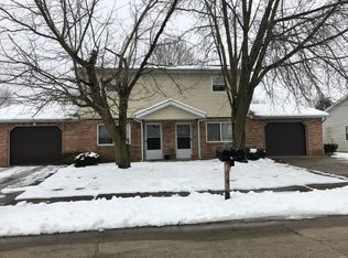 513 Bargraves Blvd, Troy, IL