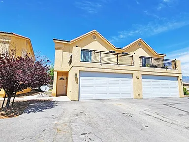 3D Tour 550 E Bourbon St unit 3