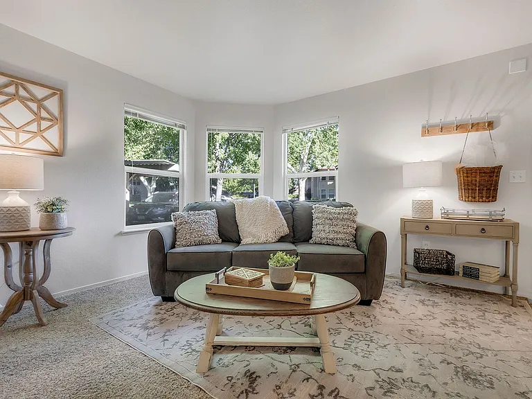 Mission Ranch Apartments — Photo 37