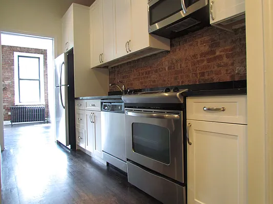 Rented by Landmark Real Estate | media 18