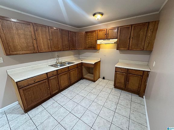 3rd image of 7324 Sparta Ave