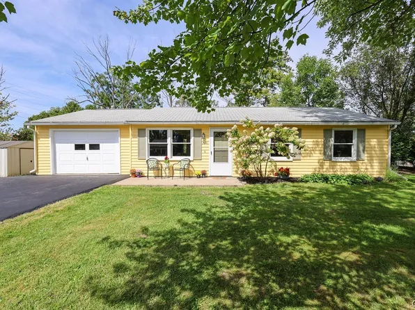 7041 Pencee Ln, East Syracuse, NY 13057