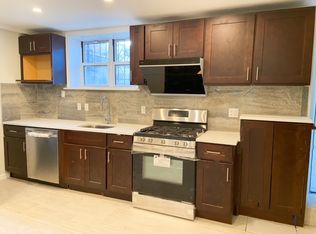 3639 24th St, Astoria, NY 11106