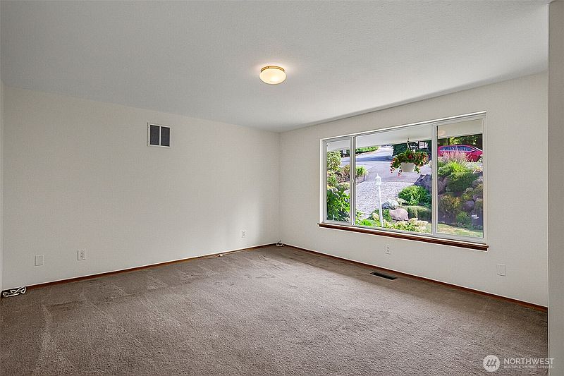 4th image of 19827 11th Avenue NW