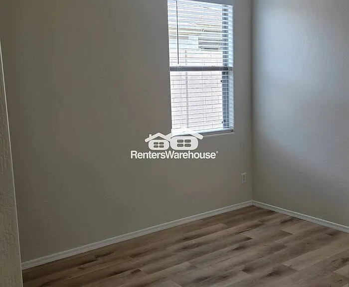 9609 N 181st Ln — Photo 15