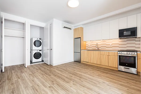 Rented by Nooklyn NYC LLC | media 77