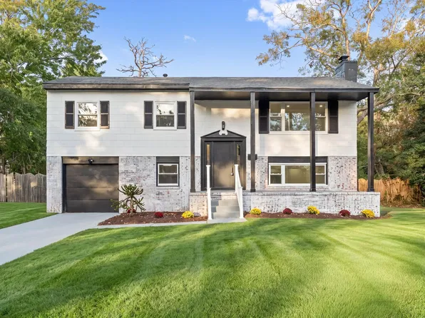 1 Black Oak Dr, Ocean View, NJ 08230