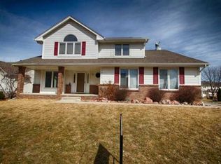 5203 69th St, Urbandale, IA 50322