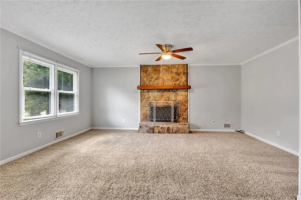 3 bed, 2.0 bath, 1470 sqft, $1,680 — Photo 3