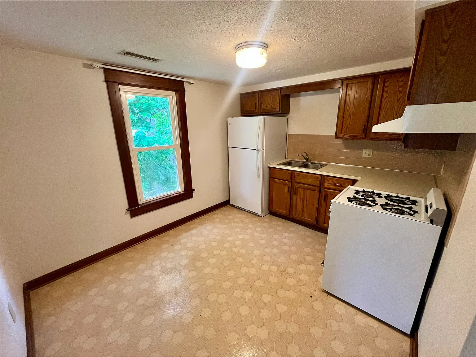 1 bed, 500 sqft, $725 — Photo 2