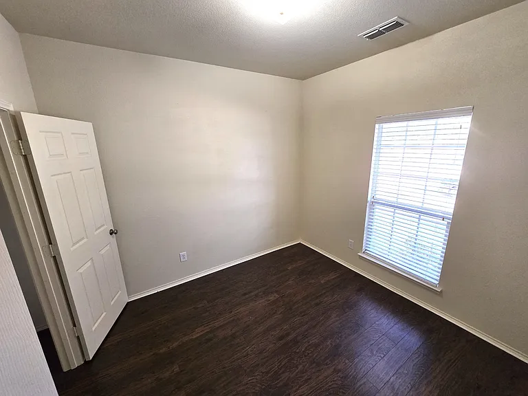 1107 Elm Grove Dr — Photo 14