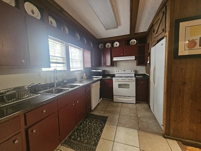 3691 Connor Dr — Photo 3