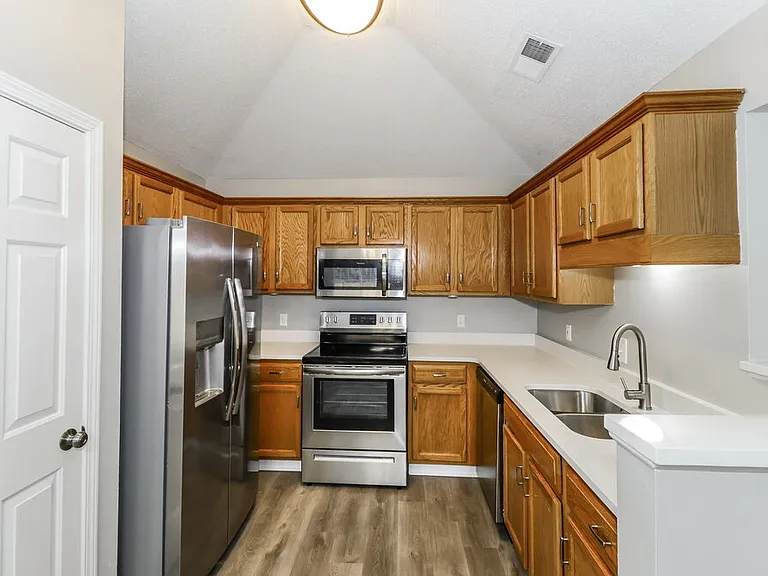 7086 Lagrange Hill Dr — Photo 7