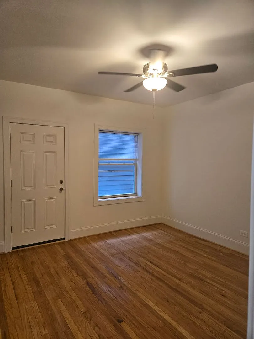 Building Photo - 4840-42 N Hermitage Ave