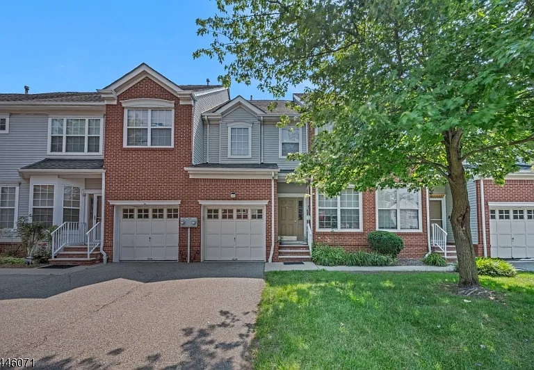 19 Gordon Cir — Photo 2