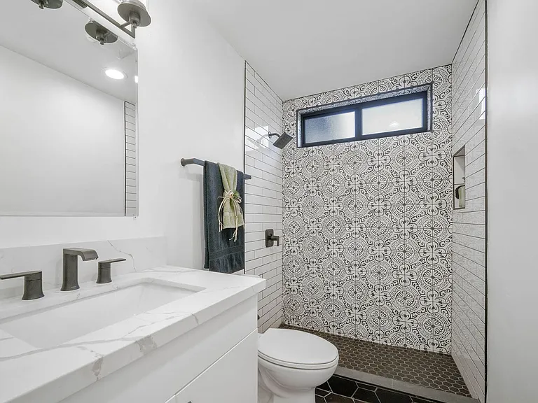 3233 Herman Avenue — Photo 4