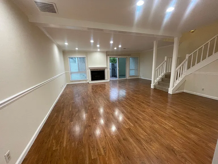 19226 Vineyard Ln — Photo 12