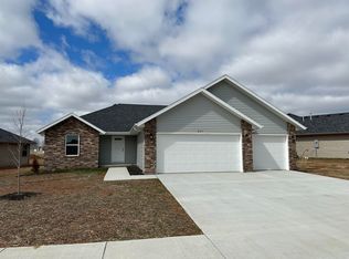 433 E Melton Rd, Ozark, MO 65721