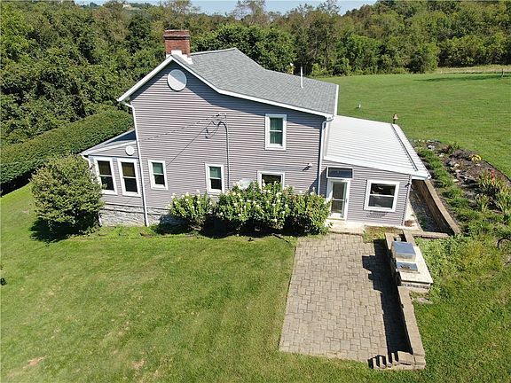 3rd image of 426 Station Rd