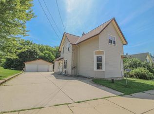 W282N7366 Main St, Merton, WI 53029