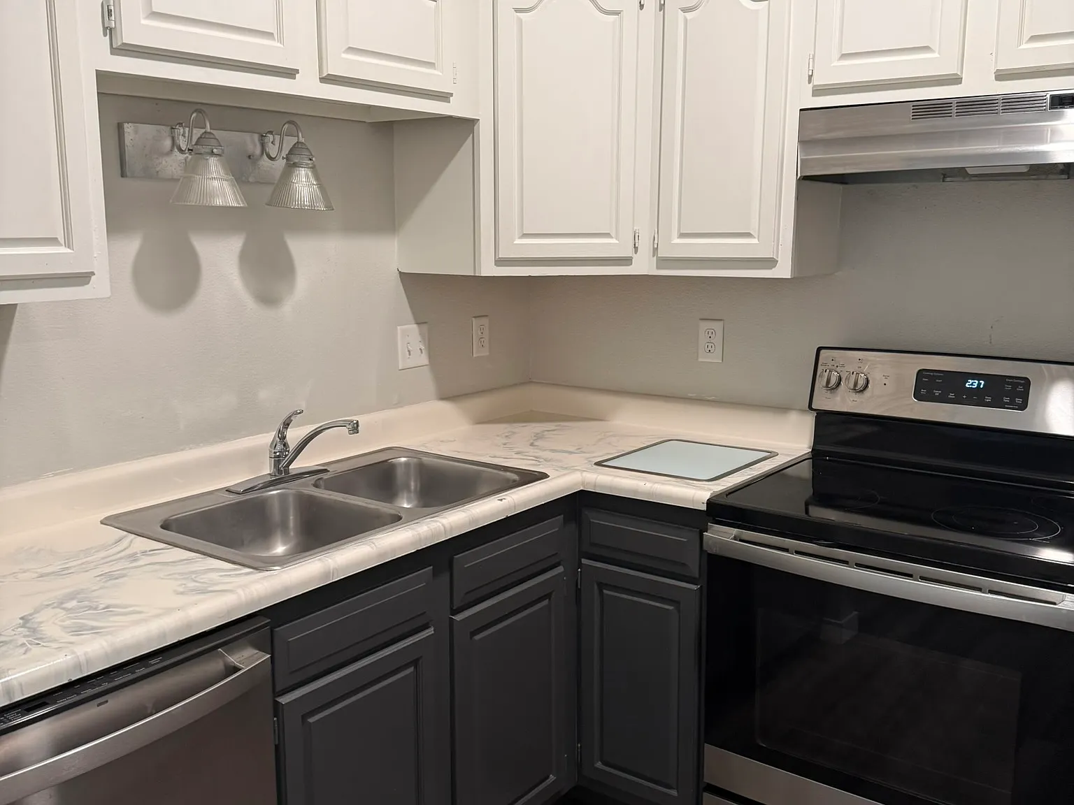 4 bed, $2,847 — Photo 3