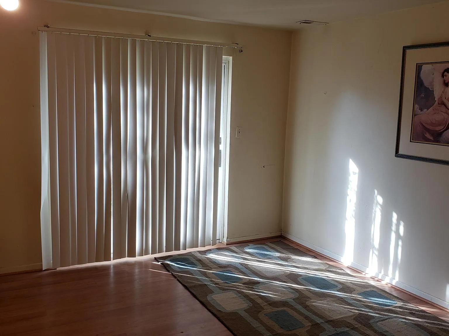 4 bed, 2.5 bath, 1274 sqft, $2,800 — Photo 3