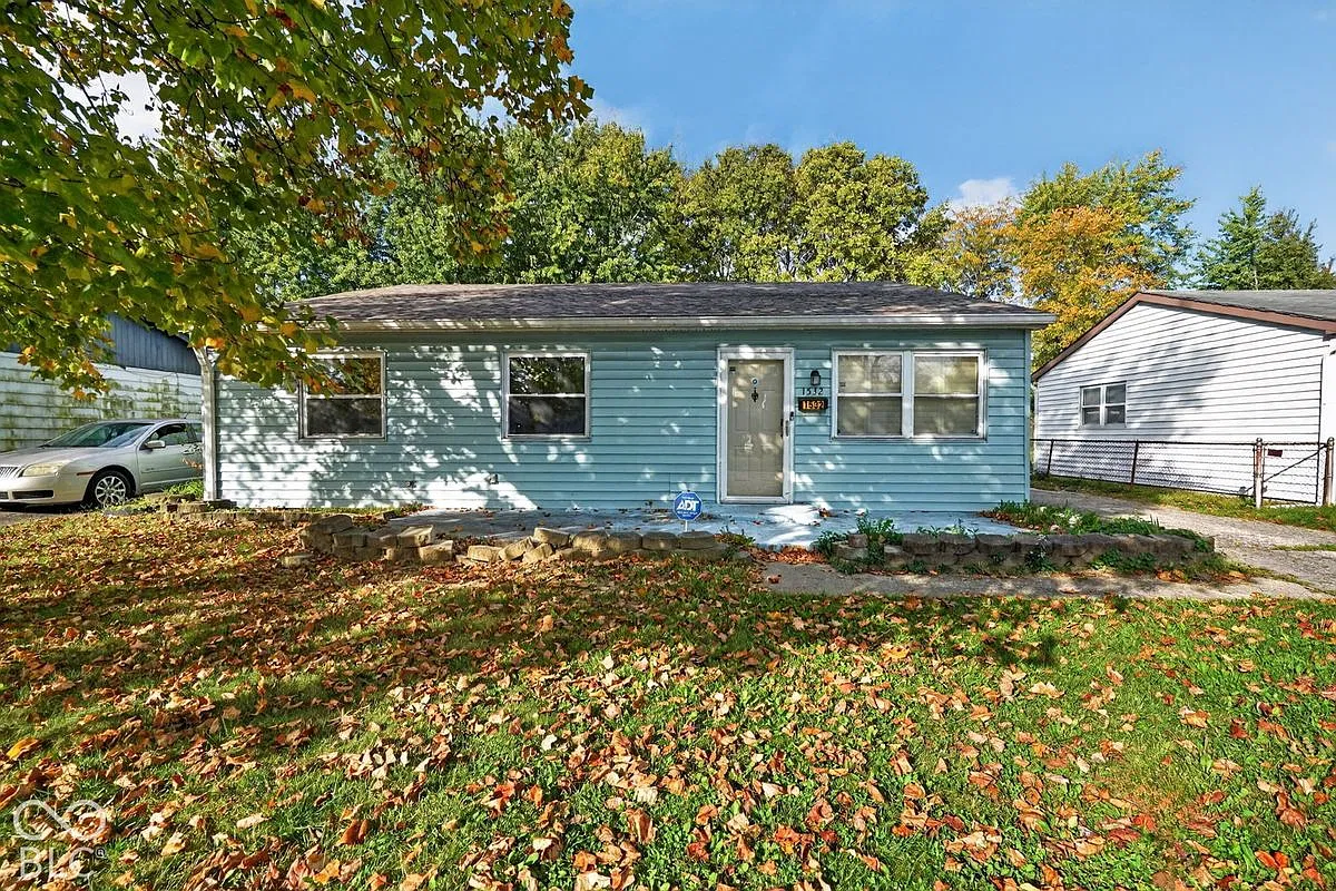 4 bed, 2.0 bath, 1440 sqft, $1,800 — Photo 1