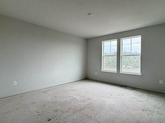 Skye E primary suite