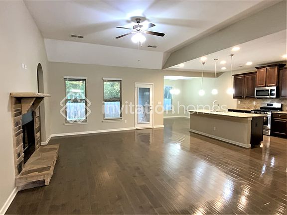 4th image of 2223 Medlock Ln