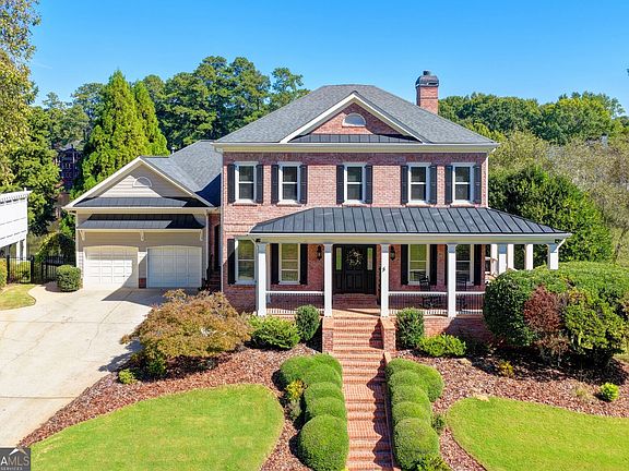 3rd image of 1072 Moores Walk Ln