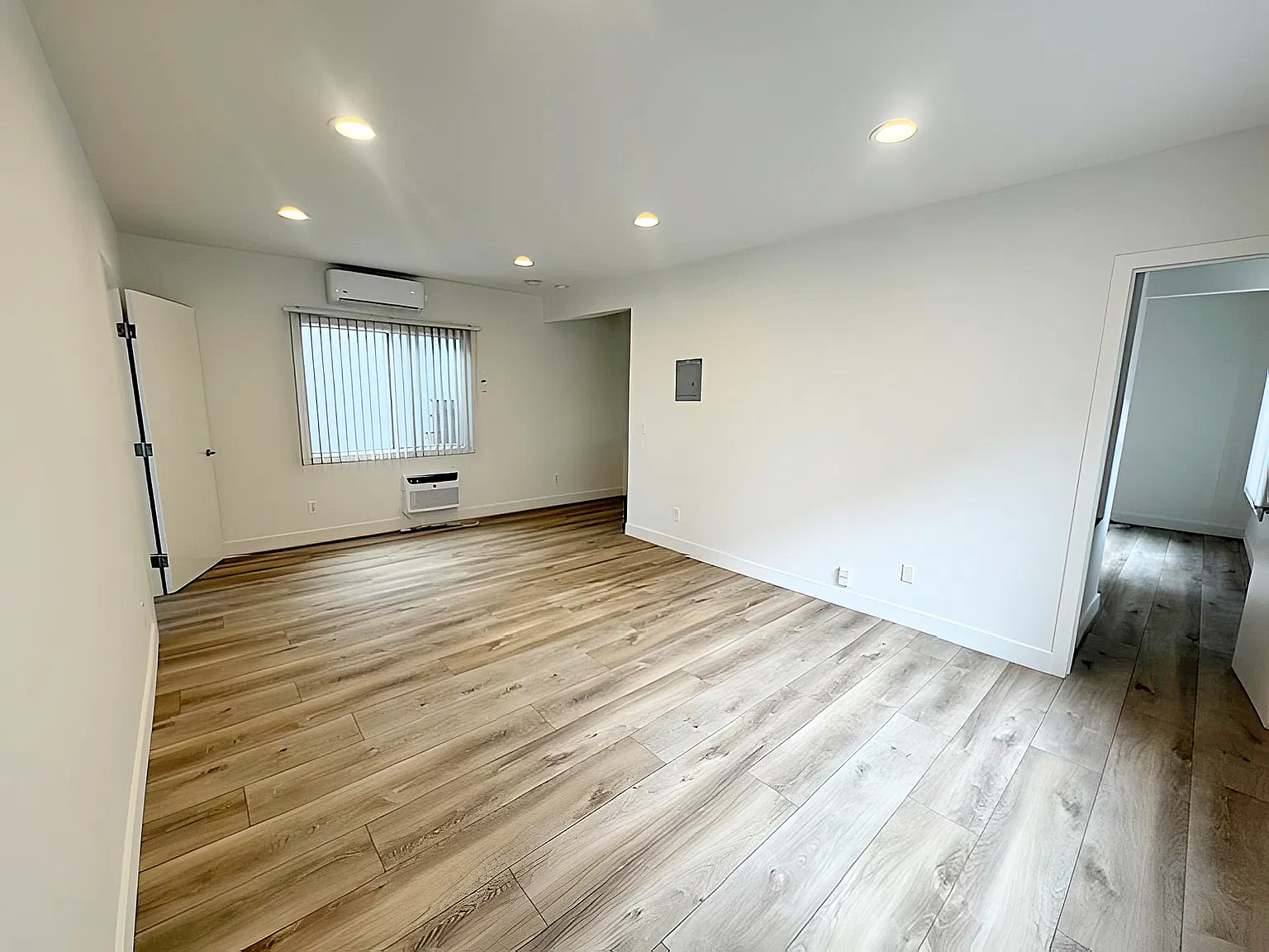 2 bed, $2,795 — Photo 2