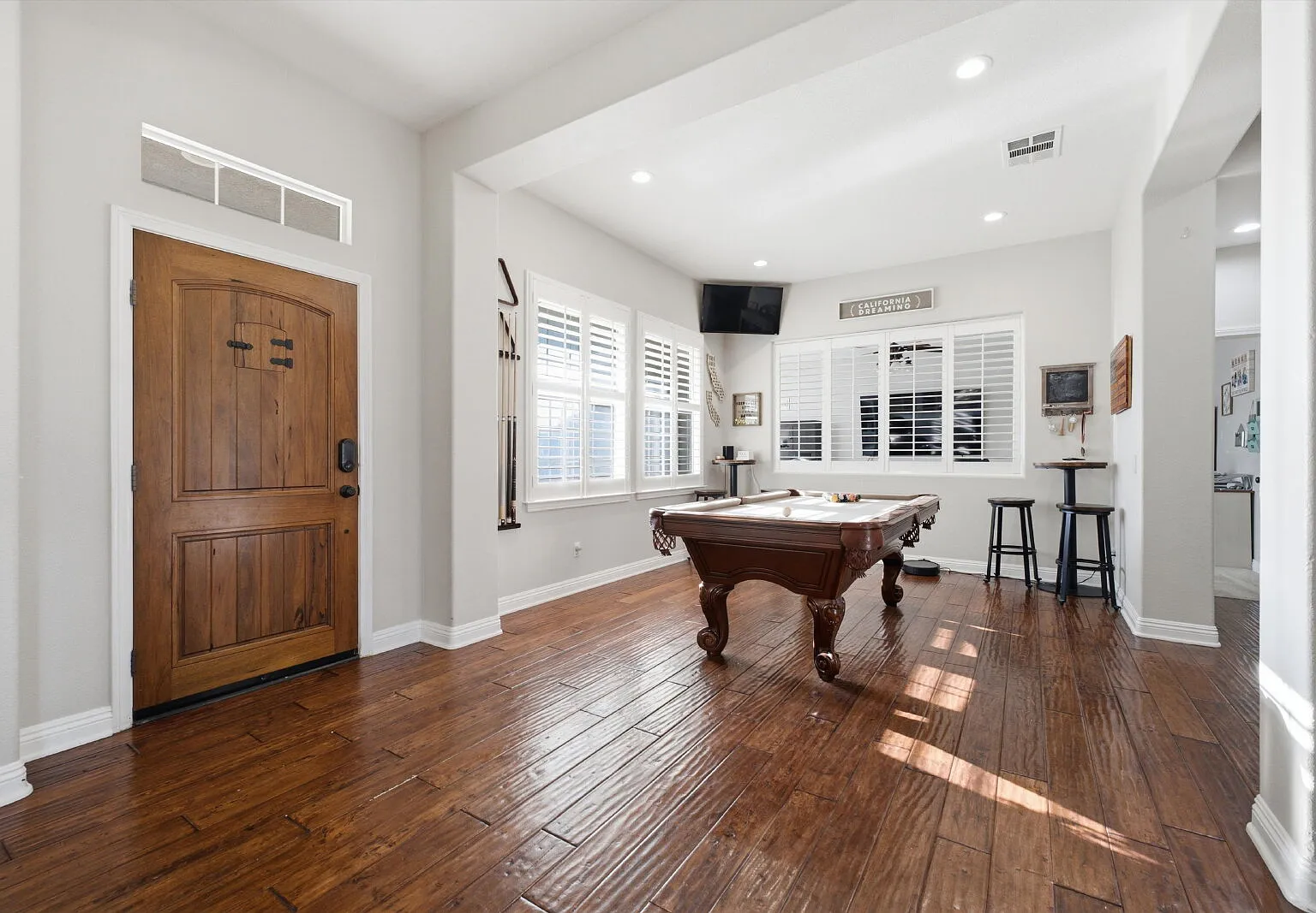 5 bed, 3.0 bath, 3147 sqft, $4,450 — Photo 4