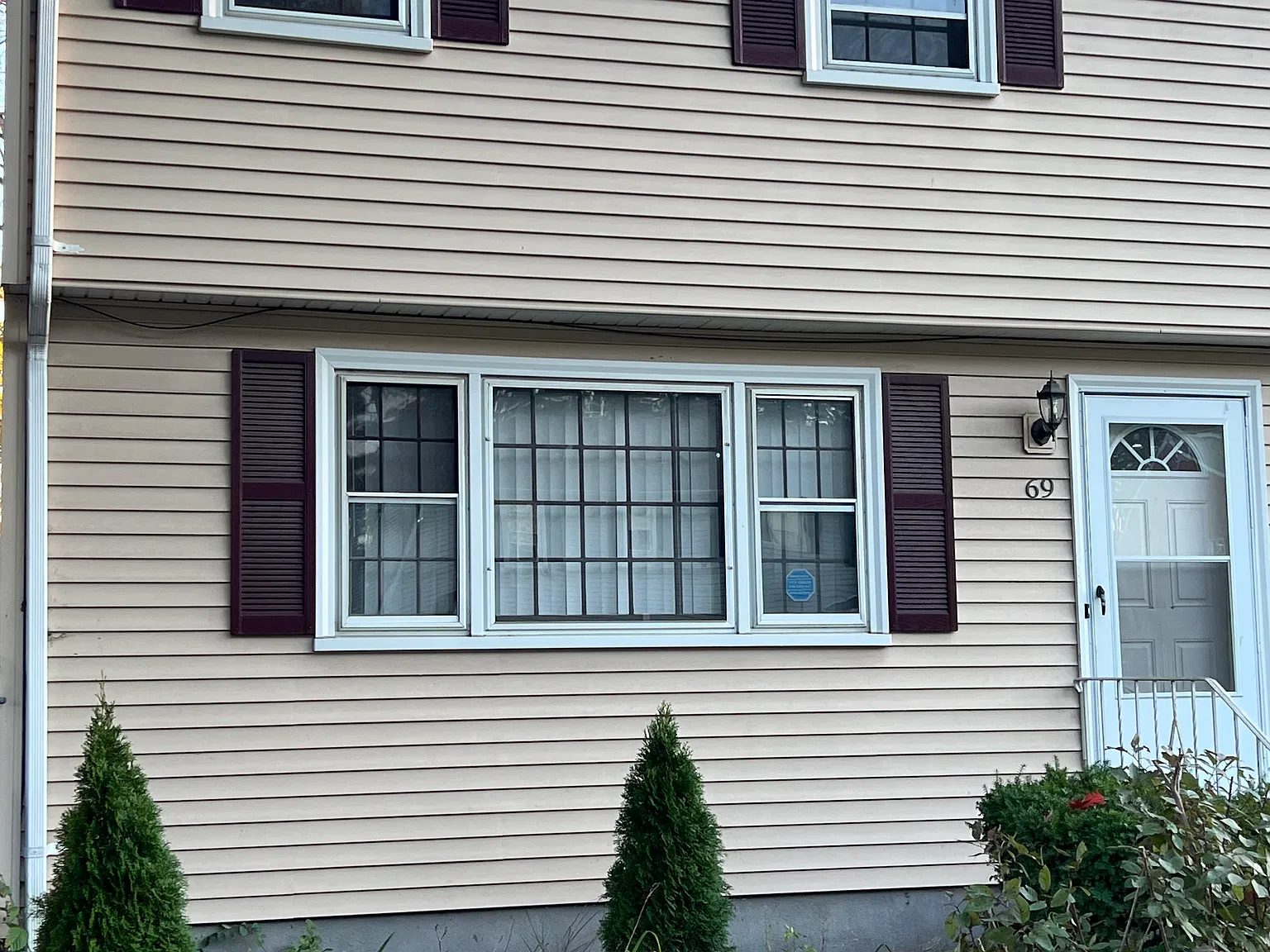 3 bed, 1.5 bath, 1600 sqft, $2,500 — Photo 2