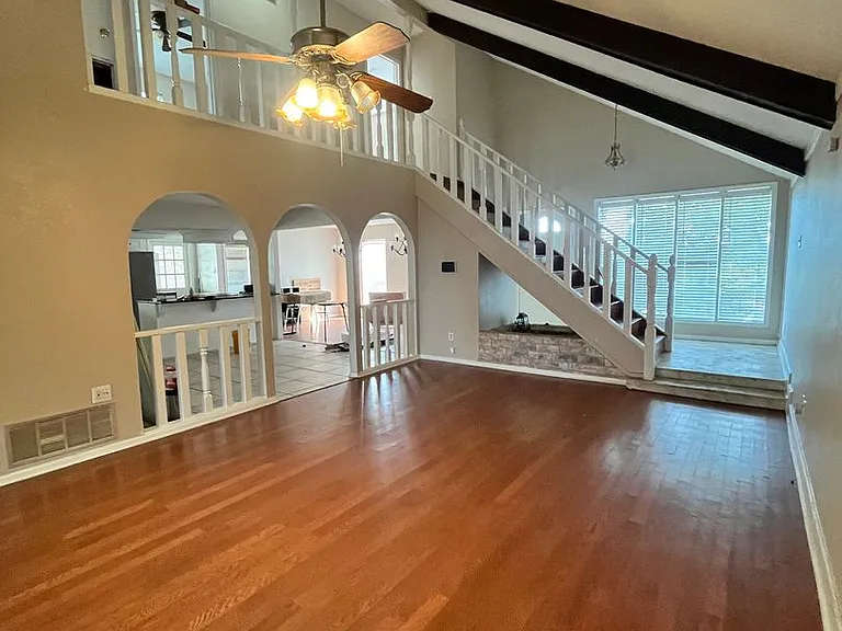 5117 Royalton Dr — Photo 20