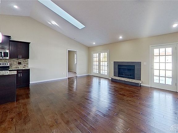 5th image of 3400 Sunnyside Dr
