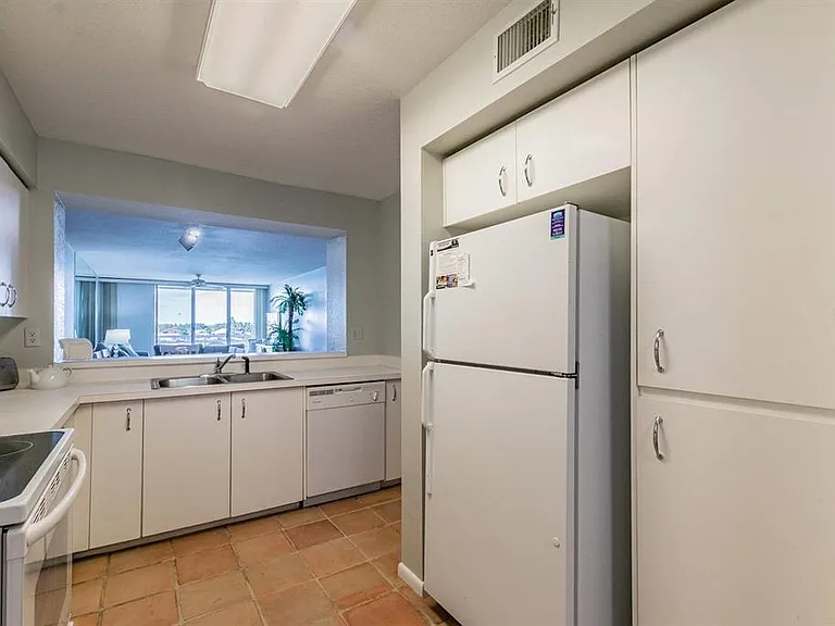 6085 Bahia Del Mar Cir #468 — Photo 6