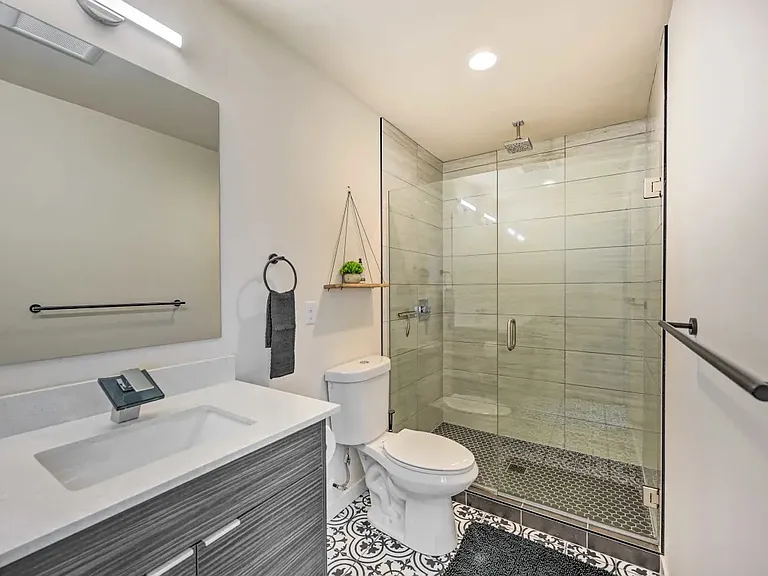 8839 Midvale Ave N #D — Photo 18