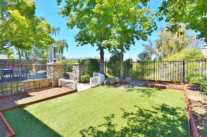 74 Canyon Green Way — Photo 37