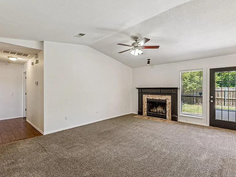 2101 Harbor Dr — Photo 8