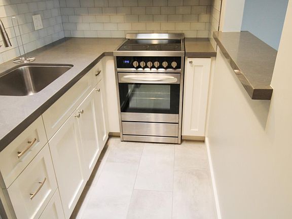 3rd image of 500 W Middlefield Rd APT 122